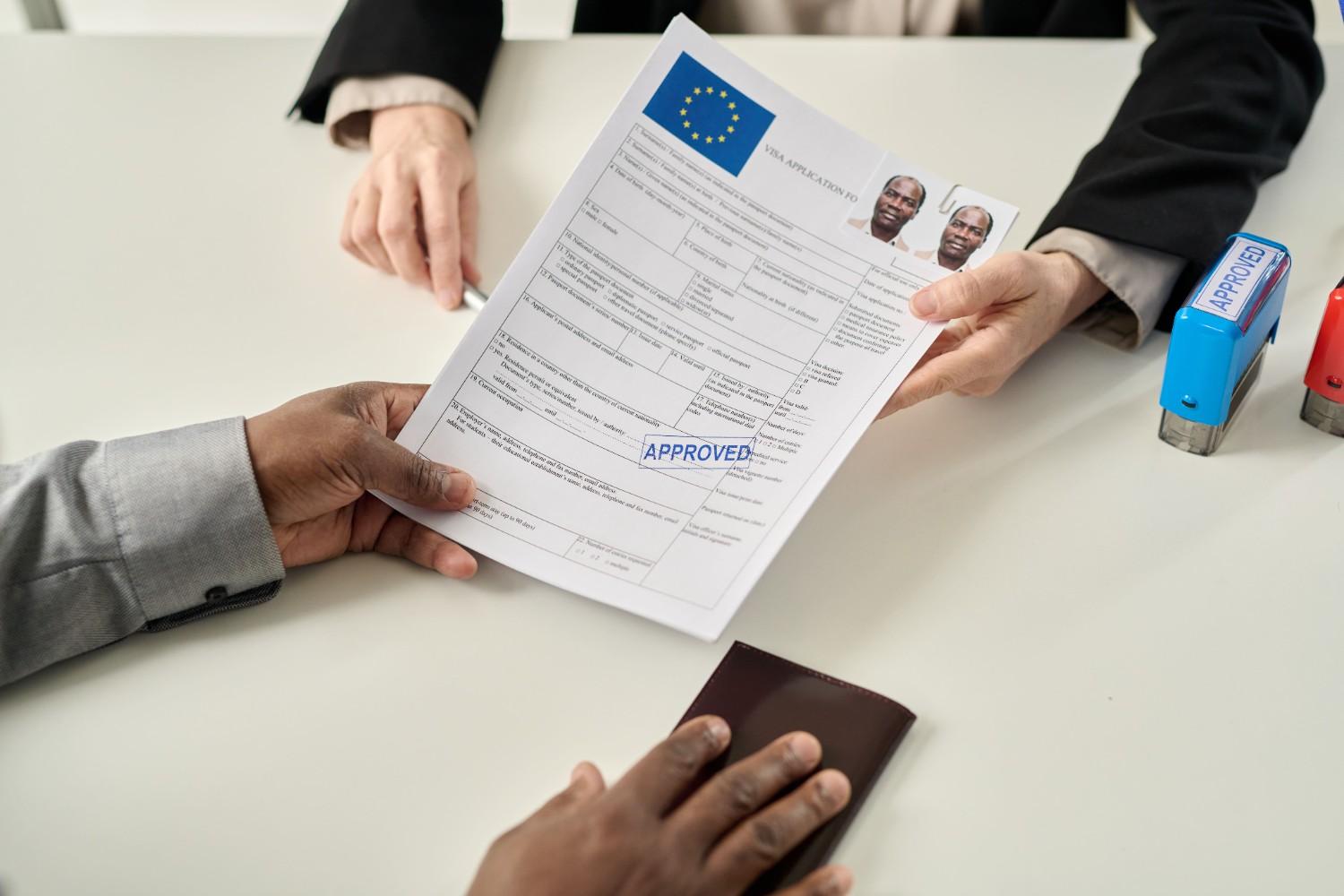 Récépissé de renouvellement d'un titre de séjour : démarches et conseils pratiques