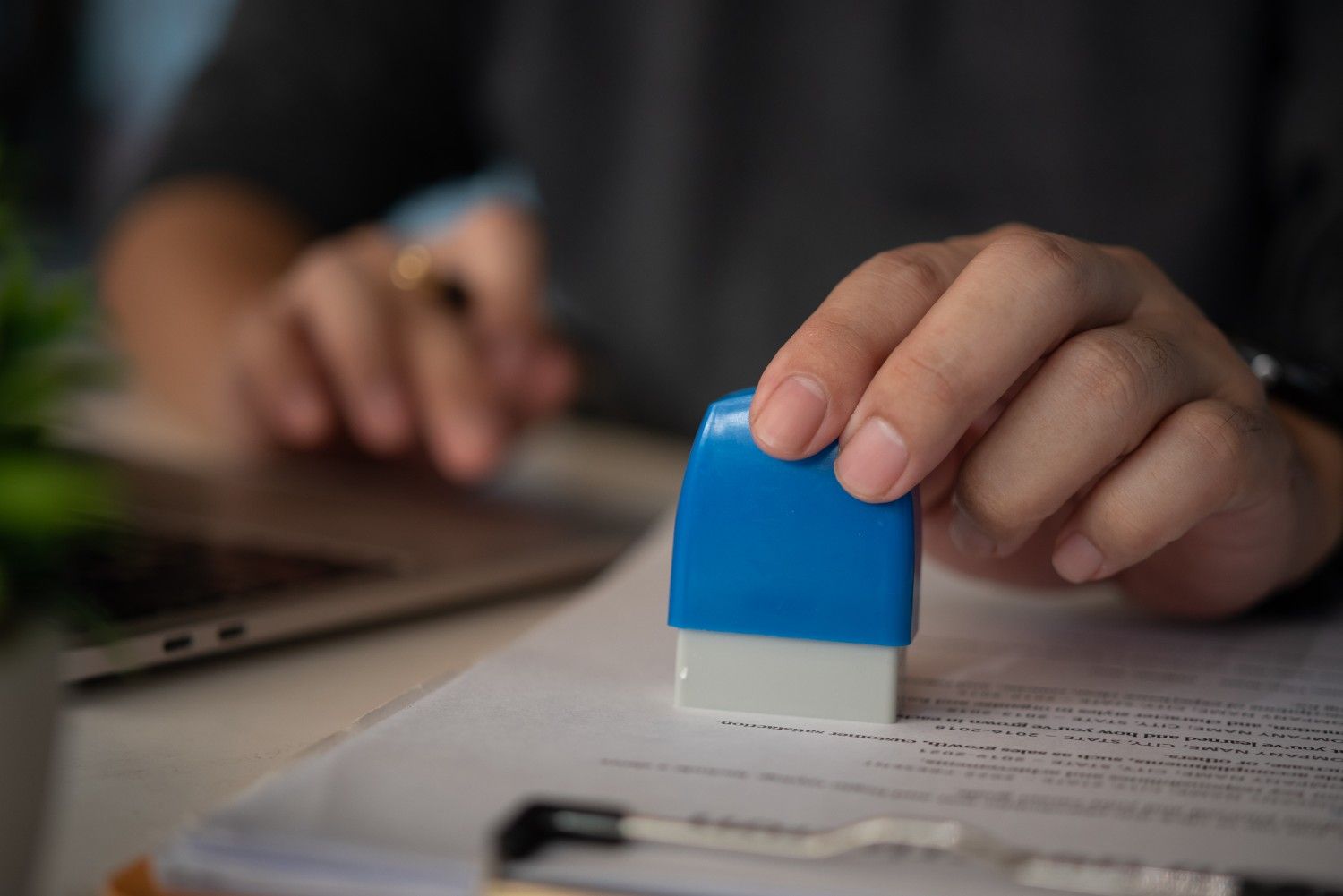 IRTF et demande de titre de séjour : comprendre vos droits et agir