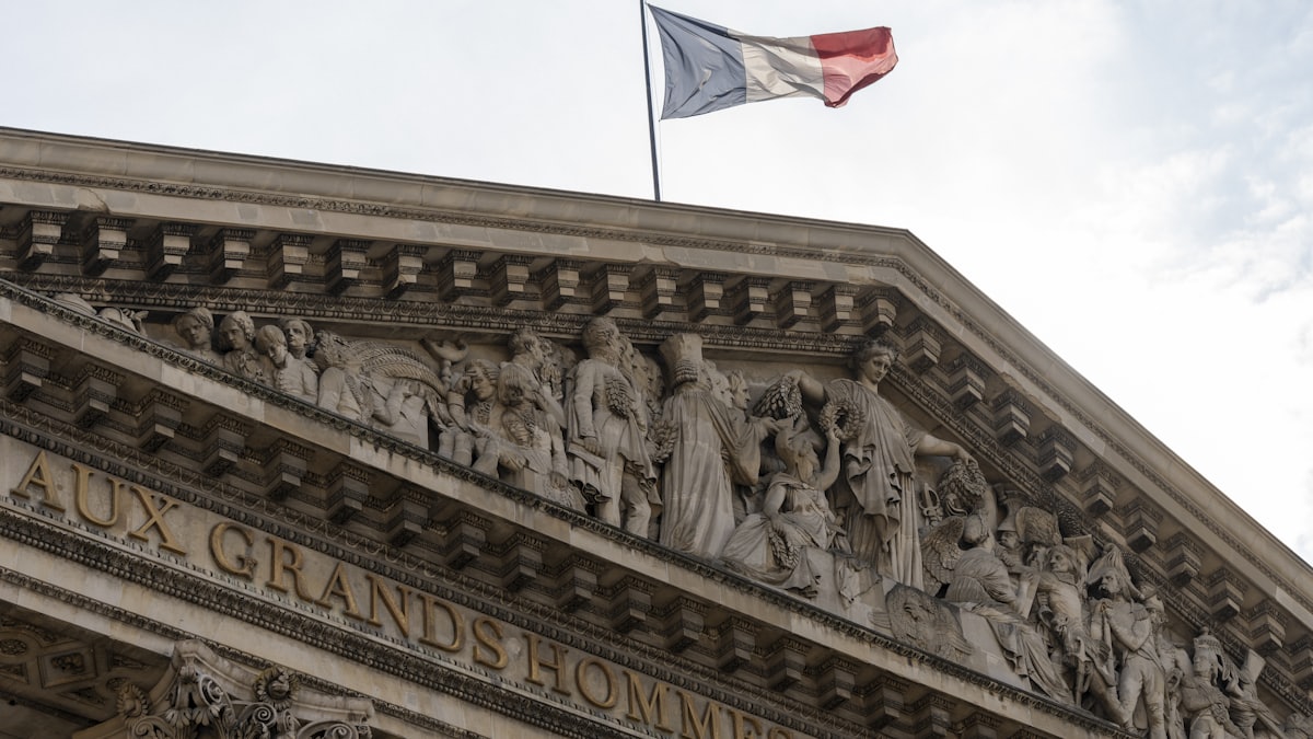 Obtenir la naturalisation en France : tout comprendre sur les conditions, les démarches et vos chances de succès